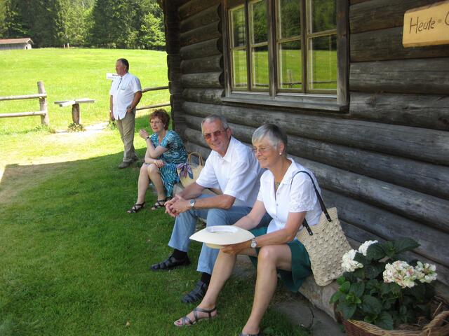 Wo ist Schatten? In der Gaststätte "Adlgaß". | Foto: Klaus Schlosser