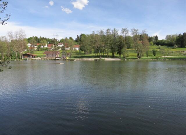 So sieht der Weiher "befüllt" aus ...