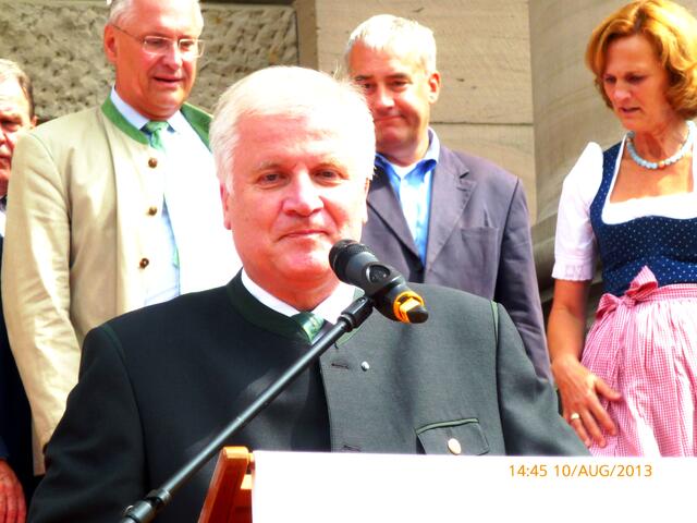 Die schönen Seiten                                                  eines Bayerischen Ministerpräsidenten                 sind ihm deutlich anzumerken | Foto: Klaus Modlmeier, Gablingen