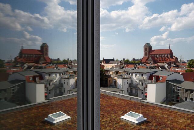Fensterbild mit der Altstadt samt Nikolaikirche