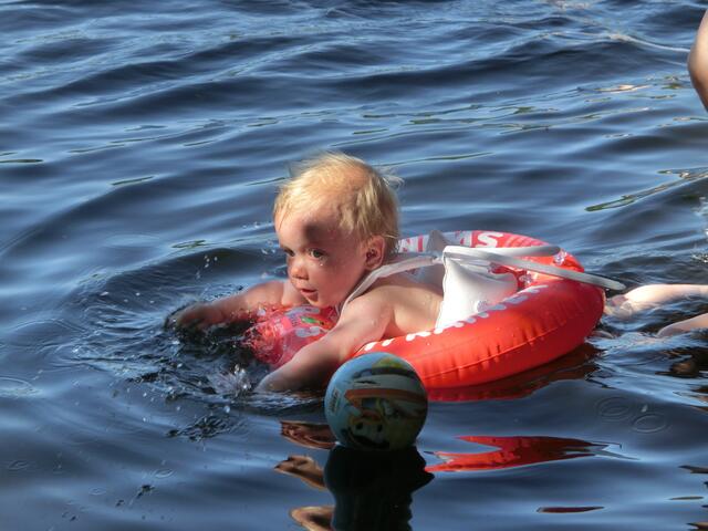 Das erste Sommerbad