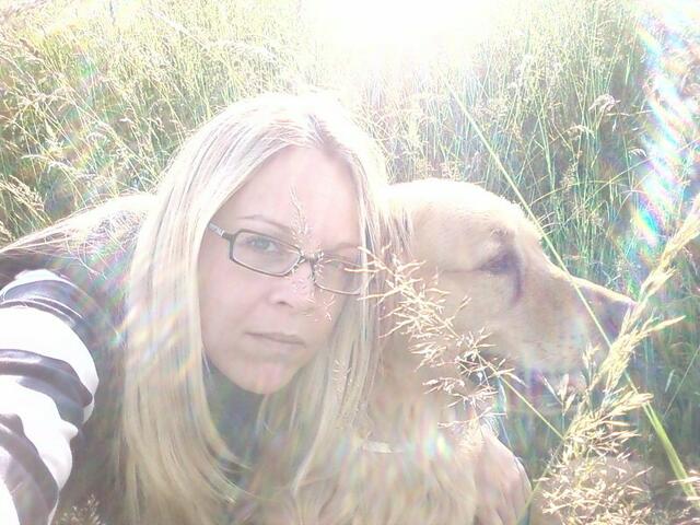 Ivy und ich beim Abendspaziergang