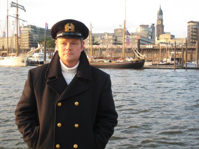 die Sonne verneigt sich - Freddy Albers in Hamburg an der Elbe