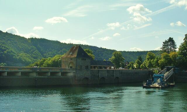 Anleger an der Sperrmauer