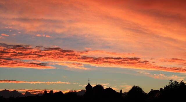 Abendhimmel über der Gemarkung Sachsenhausen- Waldeck