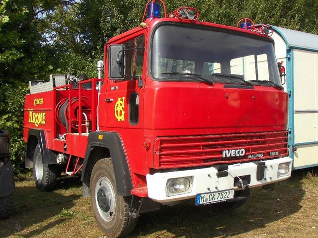 O.K., dass ist nicht gerade das neueste Modell eines Feuerwehrfahrzeugs, aber auch ein Circus kann sich leider kein eigenes LF 16 leisten. Für einen schnellen und effektiven Ersteinsatz ist dieser Oldie jedoch absolut ausreichend.