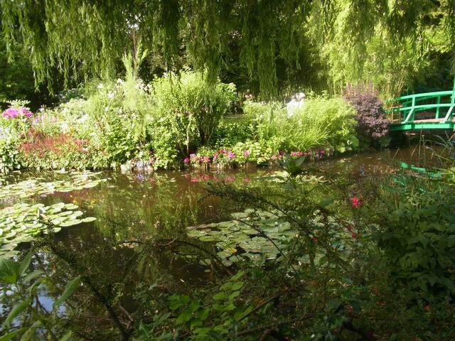 Park am Wohnhaus von Claude Monet in Giverny/ Frankr.