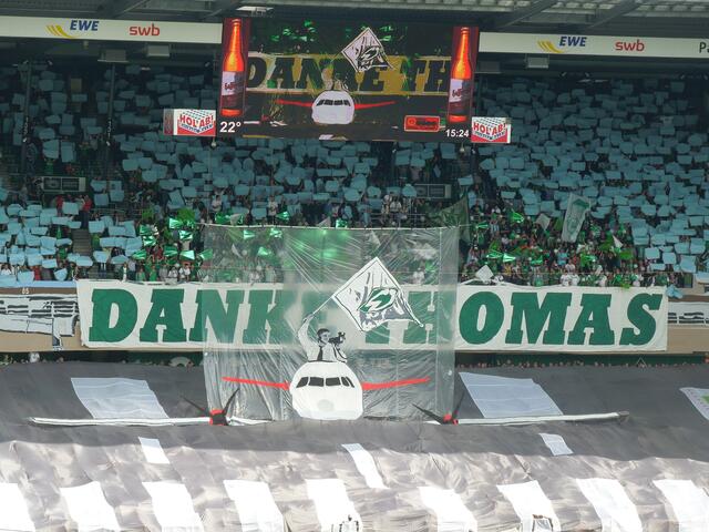 Die Fans bedanken sich bei Thomas Schaaf