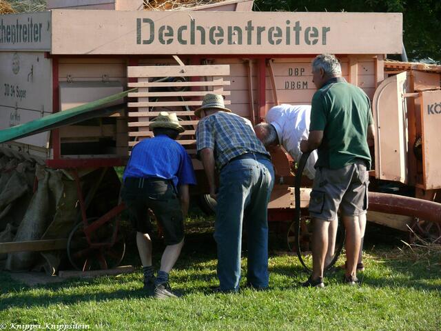 ...ein Riemen ist gerissen-jetzt muss improvisiert werden....