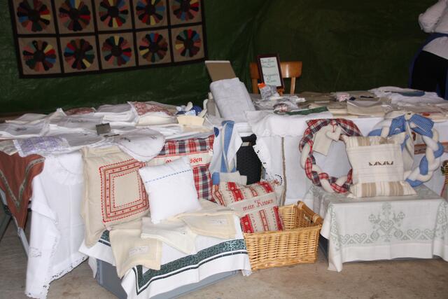 Kunstvolle Stickereien