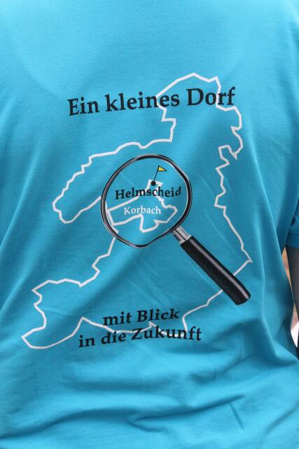 ... das große Fest, hier das T-shirt der Dorfbewohner