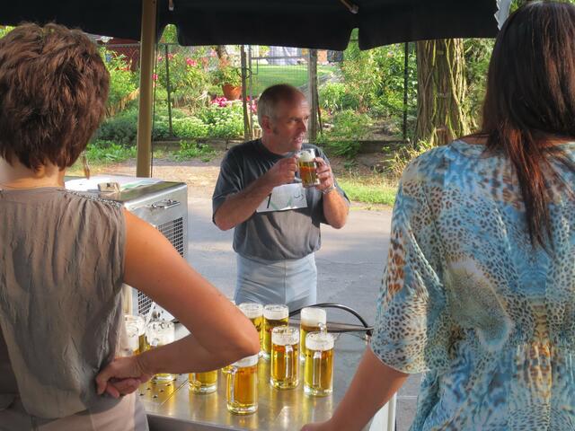 Die Biere waren gut vorgezapft, falls es mal zu einem Läuferstau kam.