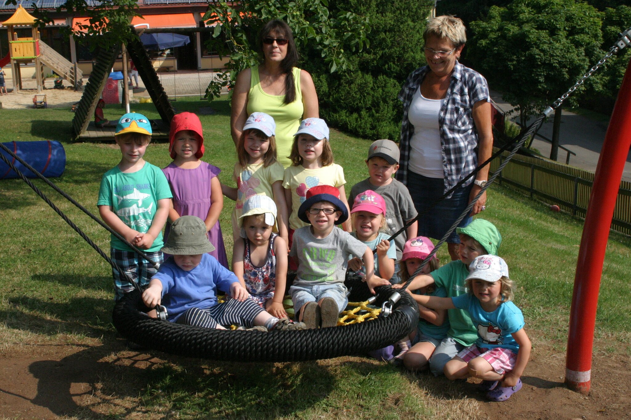 Kindergarten Landau: Neue Schaukel für die Kleinsten - Bad Arolsen