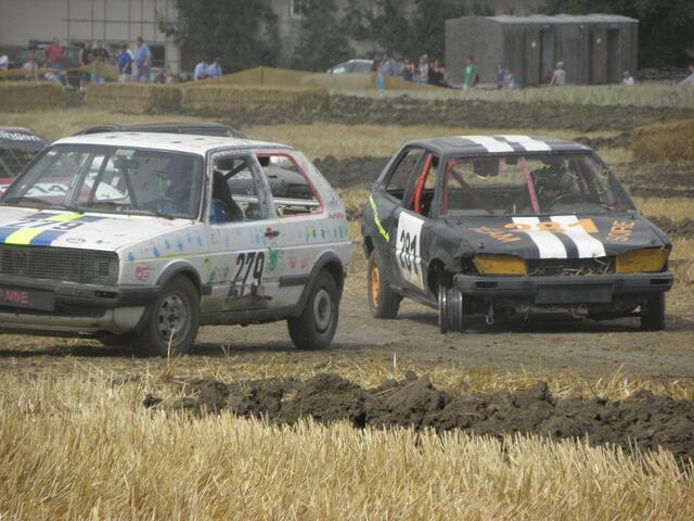 He, Auto mit nur drei Reifen......