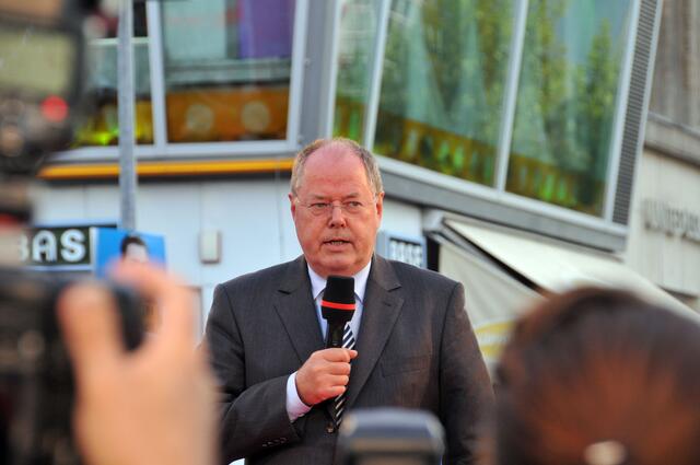Will gegen den drohenden Notstand in der Pflege vorgehen: Peer Steinbrück.