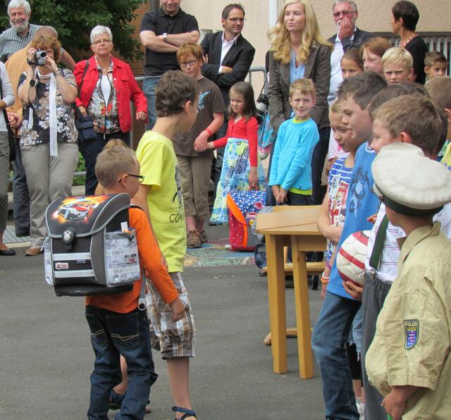 Abholung der neuen Erstklässler durch die Schulpaten