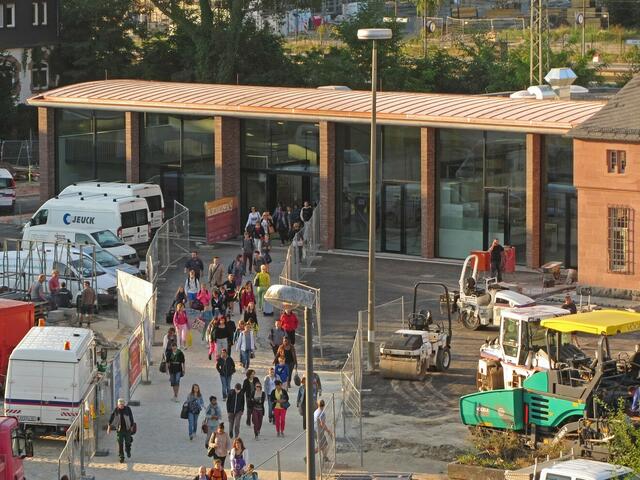Zugang zum Bahnhof durch den Anbau (21.8.2013)