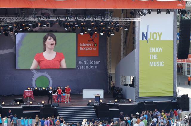 Das Heliumexperiment - singen mit einer Micky-Maus-Stimme.