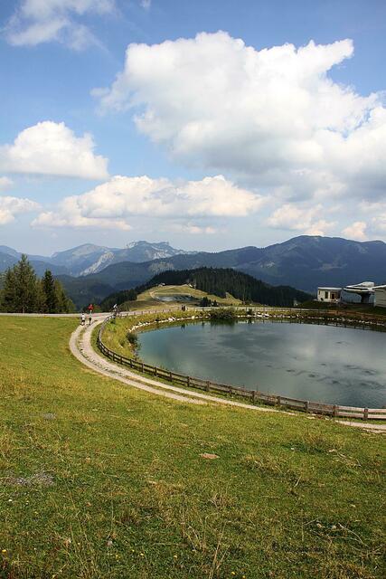 Speichersee für die Beschneiungsanlagen im Winter