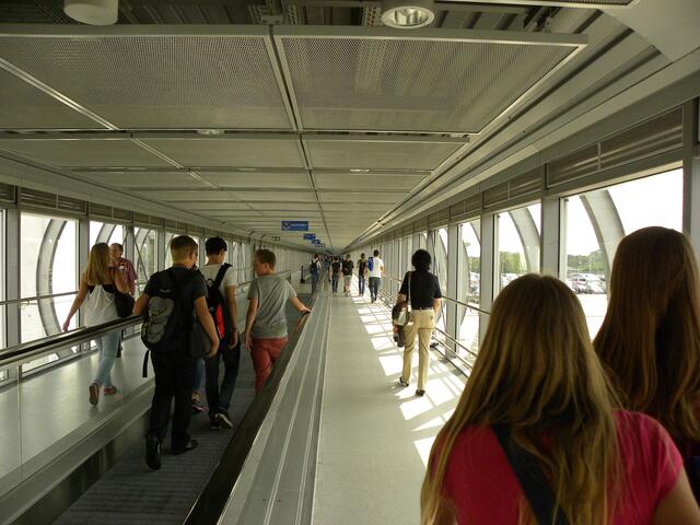 Auf dem 340 Meter langen Skywalk war ich meinem Begleiter zu schnell und er sah mich nur noch von hinten...;))