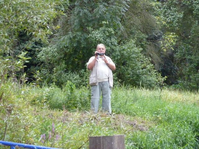 Adolf Klesla folgte uns am Ufer.