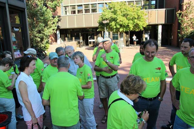 12. Lehrter Abend-City-Lauf 2013 ● Ein Teil der rund 100 Helfer | Foto: Hubert Lödding