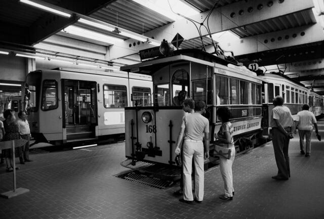Tag der offenen Tür 1983 auf dem Üstra-Betriebshof in Döhren.