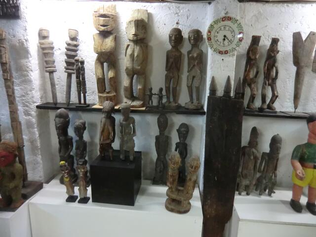 Figurenpaare aus unterschiedlichen Kulturen