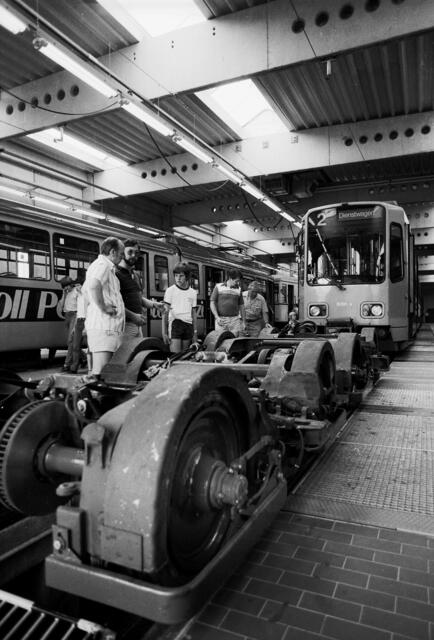 Tag der offenen Tür 1983 auf dem Üstra-Betriebshof in Döhren.