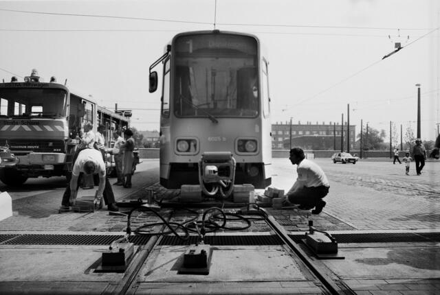 "Rettungsarbeiten": Tag der offenen Tür 1983 auf dem Üstra-Betriebshof in Döhren.