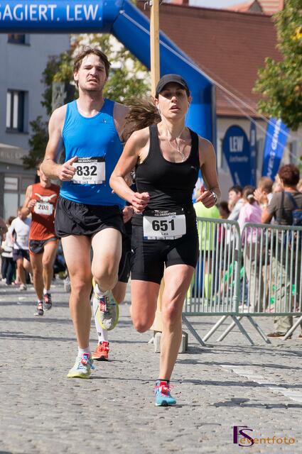 11. Friedberger Halbmarathon 2013 - Lea Baumgartner (TG Viktoria Augsburg) wird dritte Siegerin