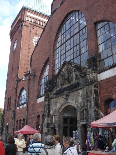 Eingang zur Markthalle