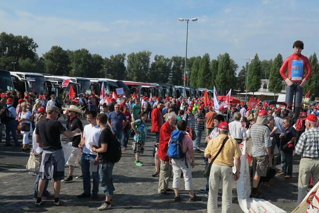 Die Demonstranten auf dem Schützenplatz | Foto: DGB Ortsverband Bad Lauterberg