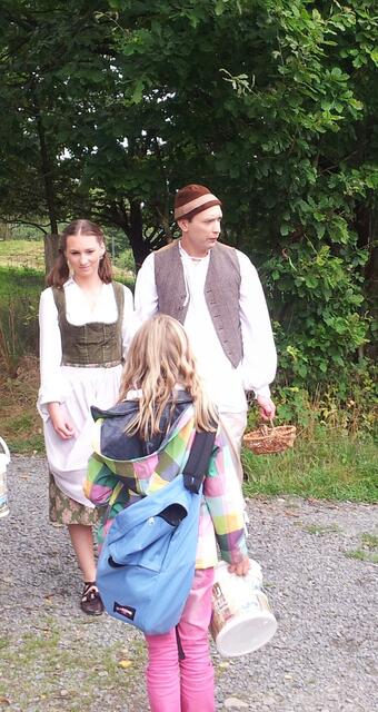 Hänsel und Gretel auf der Flucht vor dem Teufel und der Großmutter