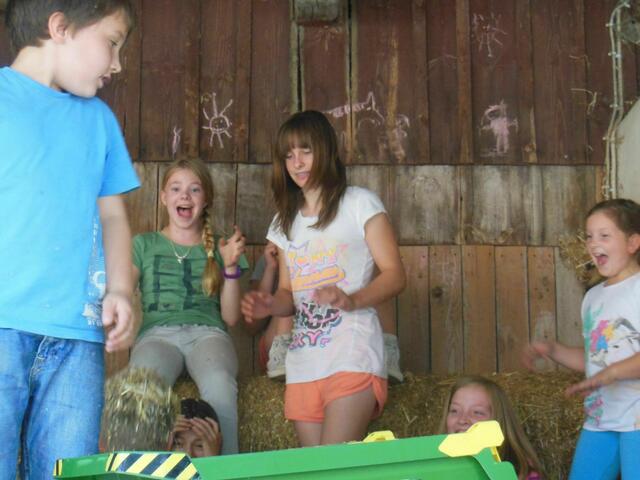 Tobias, Lina, Ronja, Finnja und Larissa