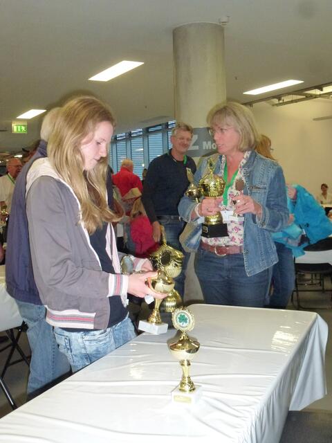 ein ganz erfolgreiches Team mit mind. 5 Pokalen