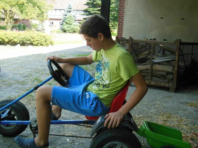 Frederik in der Kettcar-Boxengasse