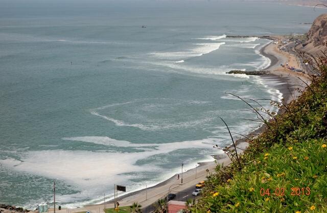 Die grüne Küste (Costa Verde) mit eiskaltem Wasser: Humboldt-Strom.