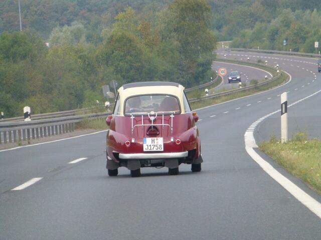 Hier auf der Fahrt nach Hannover. Während der Rallye musste das Team aber wegen eines Kupplungsschadens aufgeben.