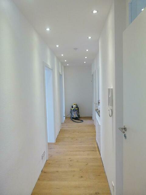 Flur mit Bewegungsmelder und 12 LEDs