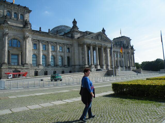 2. 2013 - abgesperrter Bereich vor dem Reichstag ("Platz der Republik")