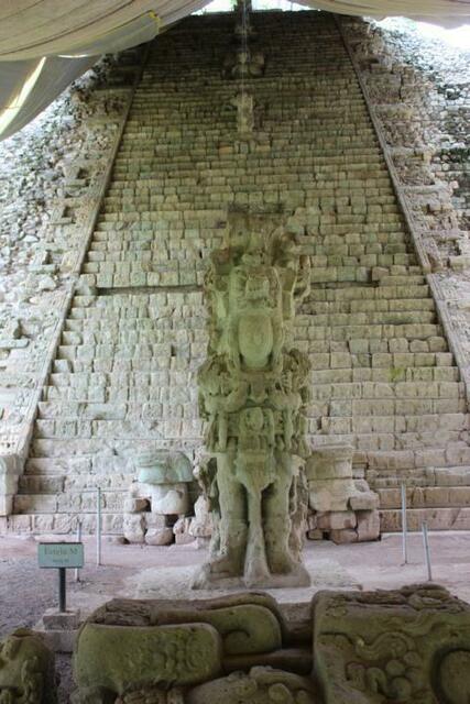 Hieroglyphentreppe von Copan