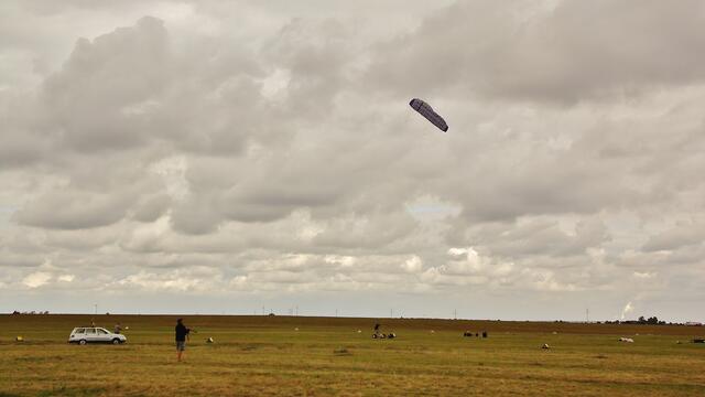 Drachenflugfest auf dem Flugplatz Laucha am 21.9.2013 !