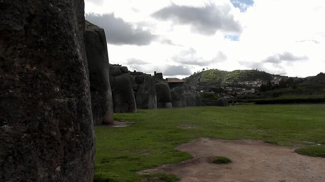 GIGANTISCHE STEINE IN Sacsayhuamán