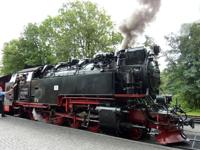 Sie steht zur Abfahrt bereit.