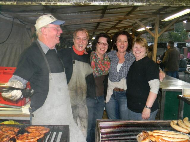 Bei der "Grilltheke" war gute Stimmung!