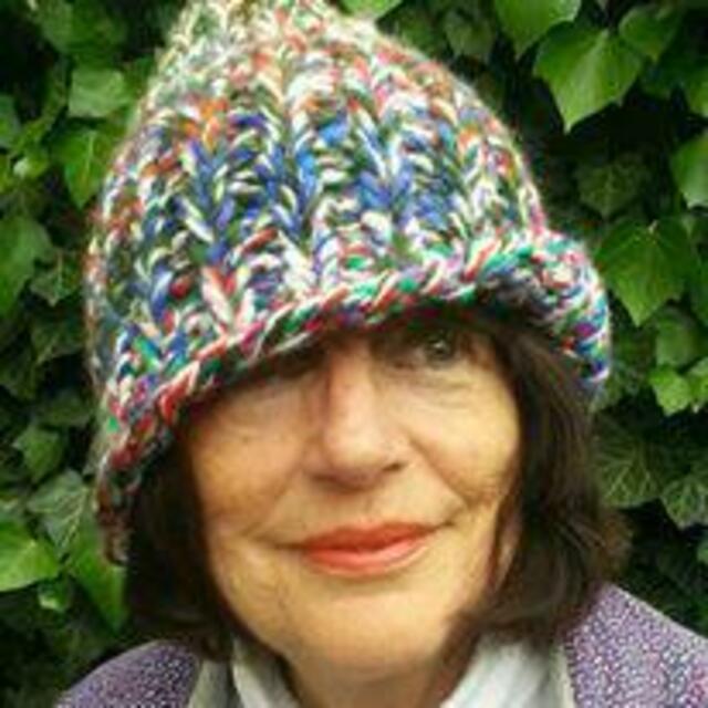 Vorsitzende strickte ca 100 Mützen