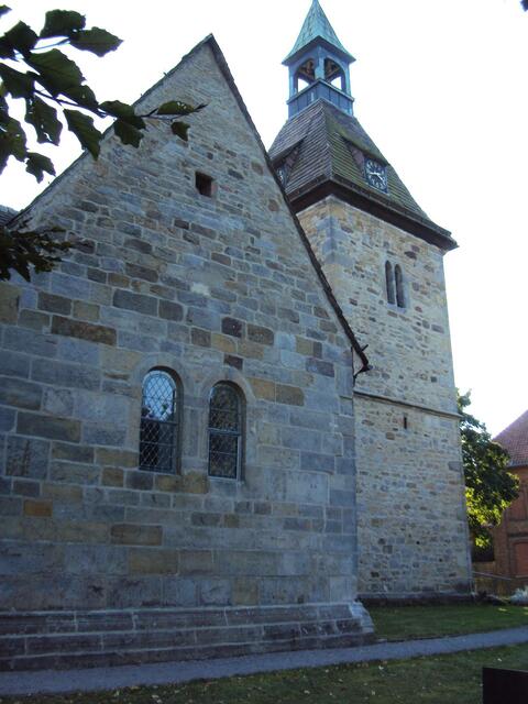 Übrigens lohnt sich auch ein Blick auf die im Kern romanische St.Martinskirche.