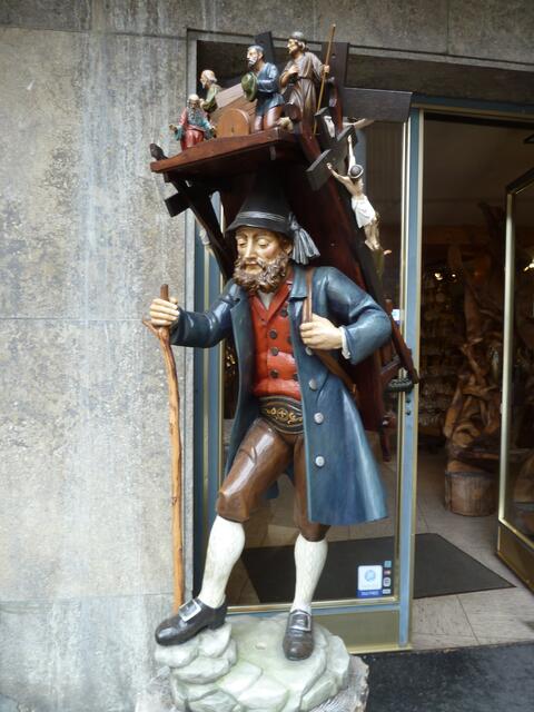 Die Figur zeigt den Kraksenträger.