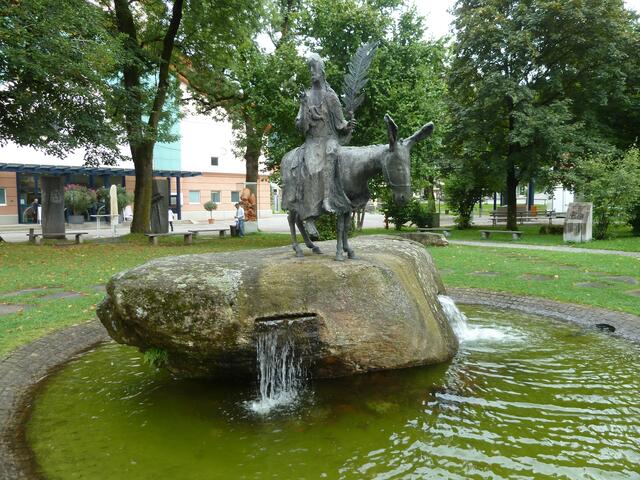 Jesus beim Einzug in Jerusalem.